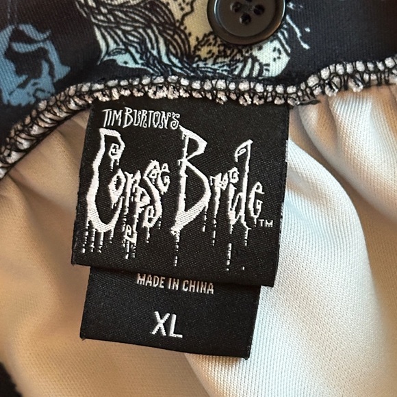 The Corpse Bride skirt, size XL junior’s. Classic skater skirt with pockets - Picture 6 of 11